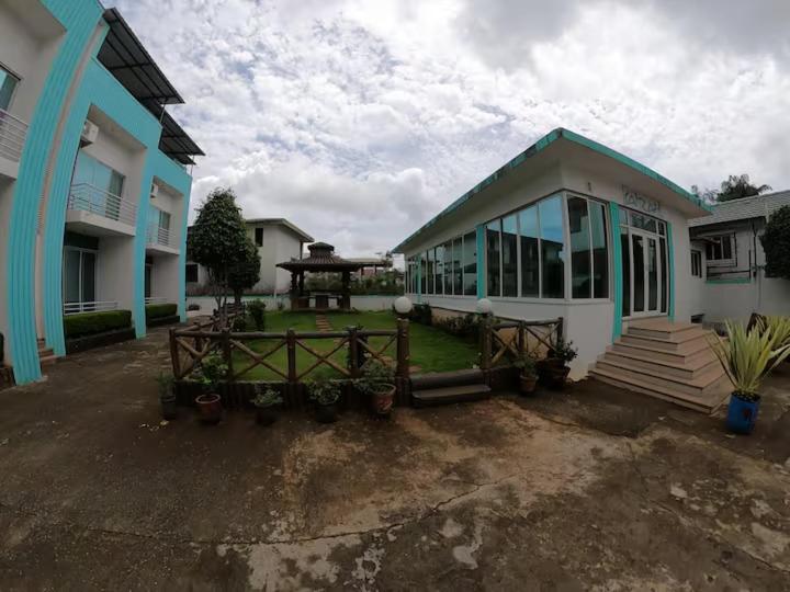 Sairah Holiday Homes - Ferienwohnung Lonavla