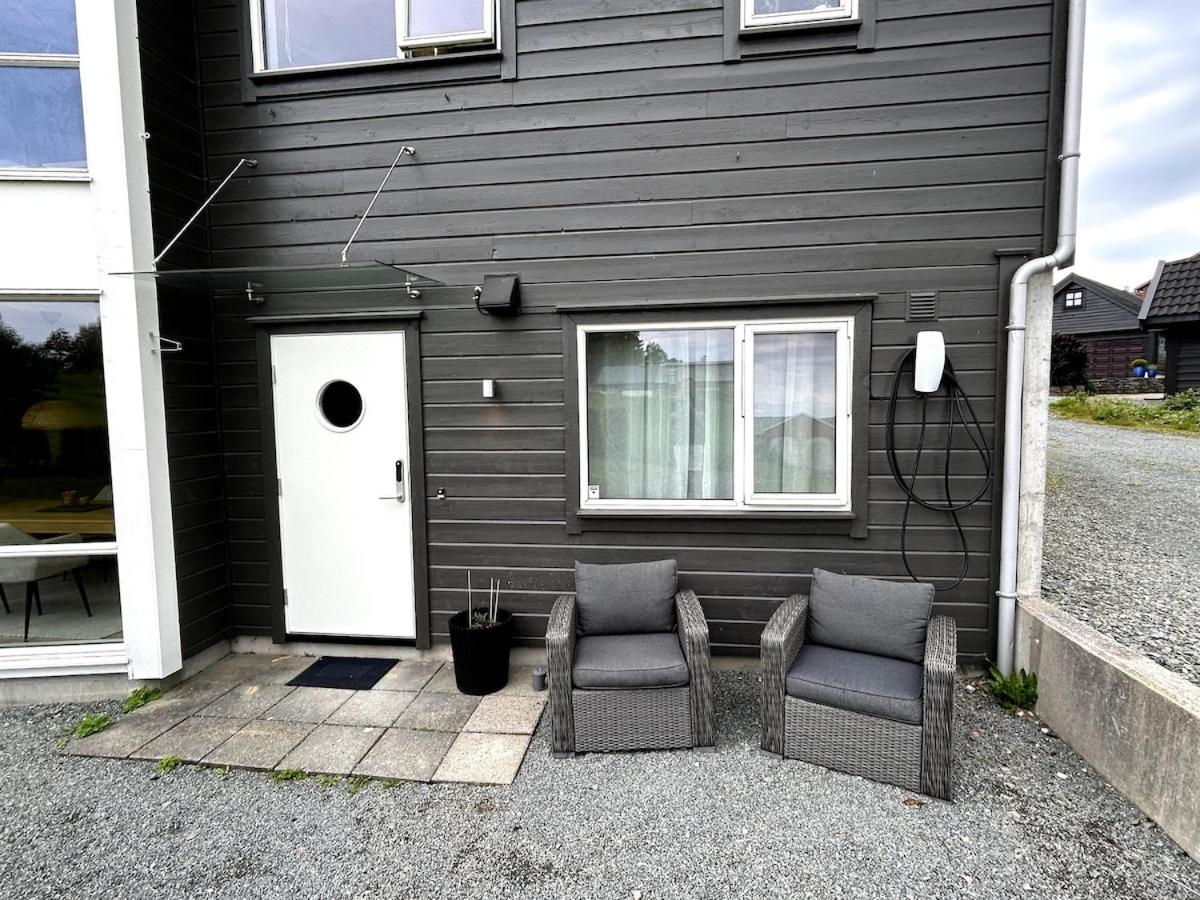 Apartment Suite in Os - Ferienwohnung Osøyro