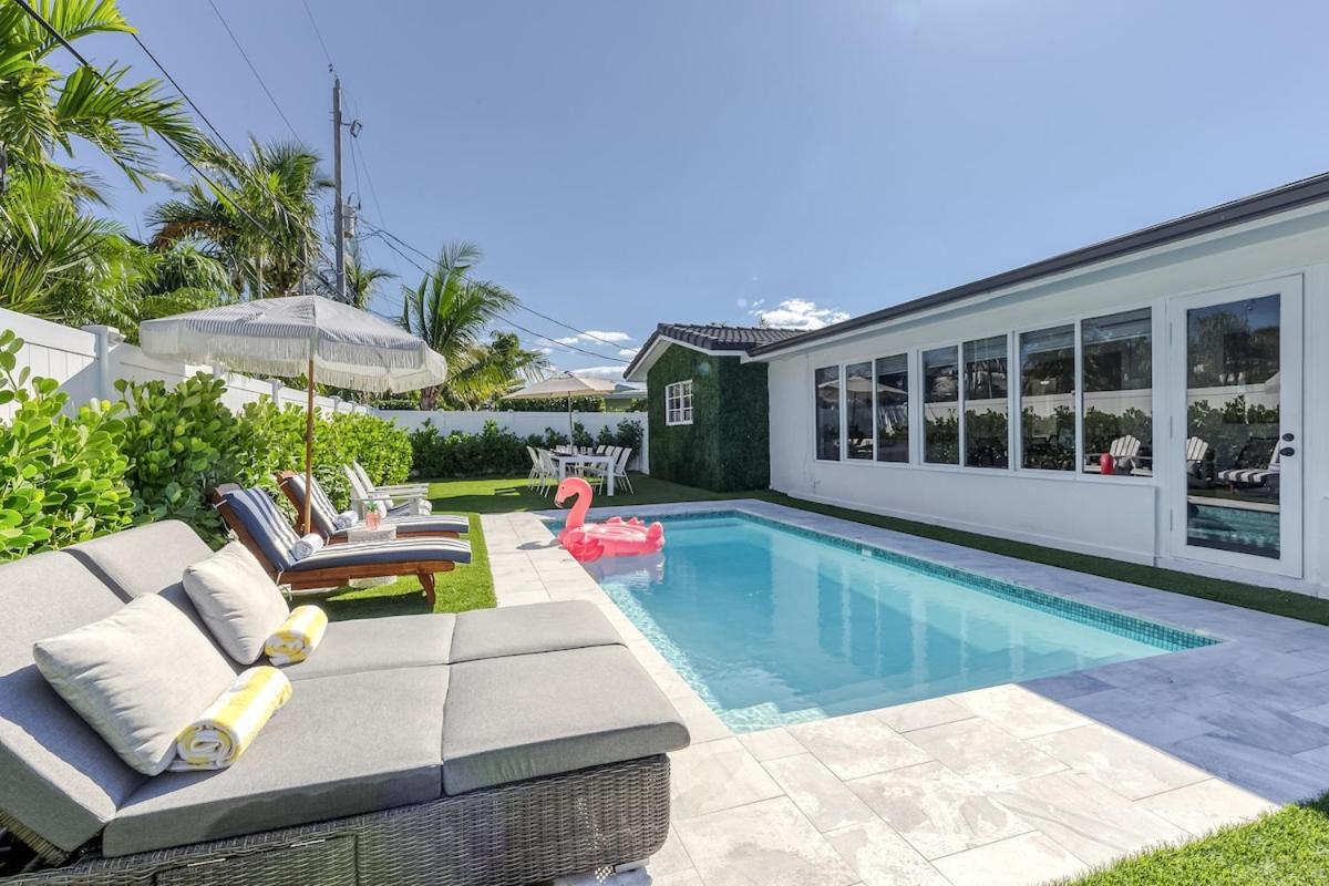 Luxury Home with Heated Pool close to beaches - Bed and Breakfast Lighthouse Point