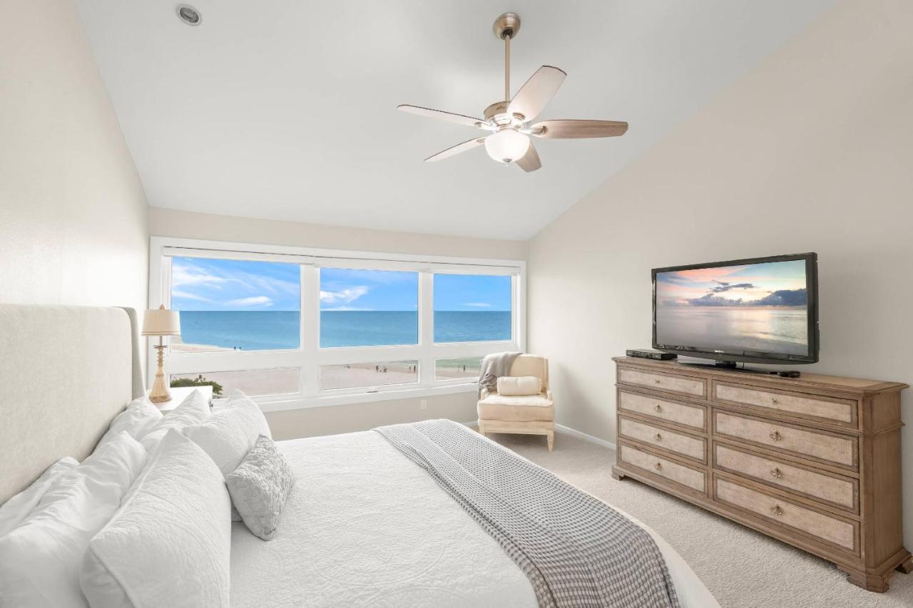 Siesta Breakers Penthouse on the Beach - B&B Sarasota