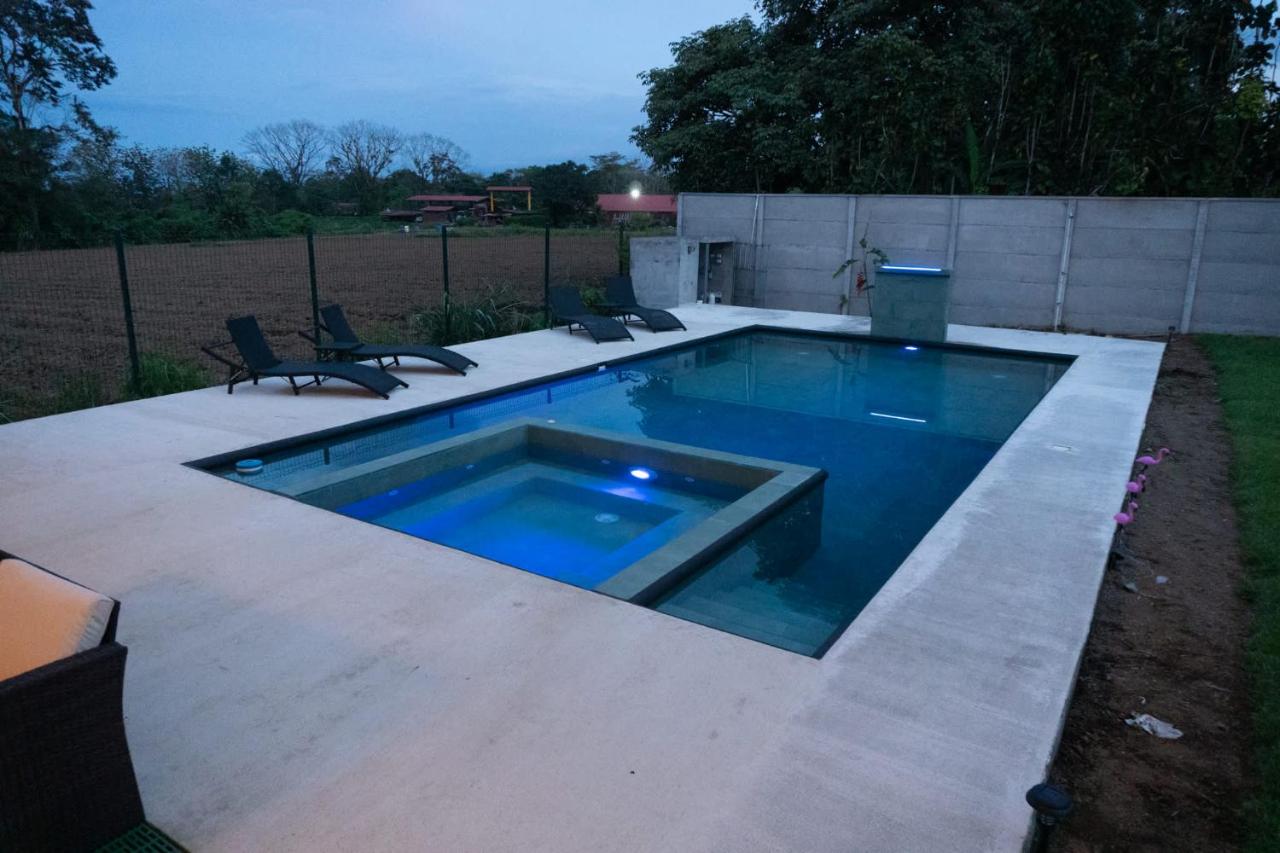 Villa Vet Stylish 3BR Home - New Build - Perfect for families - B&B La Fortuna