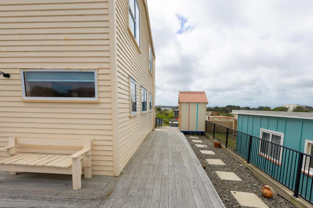 Foxton Beach Bach 5 Star Location 2 Min Walk To Beach New Furnishings BBQ - B&B Foxton Beach