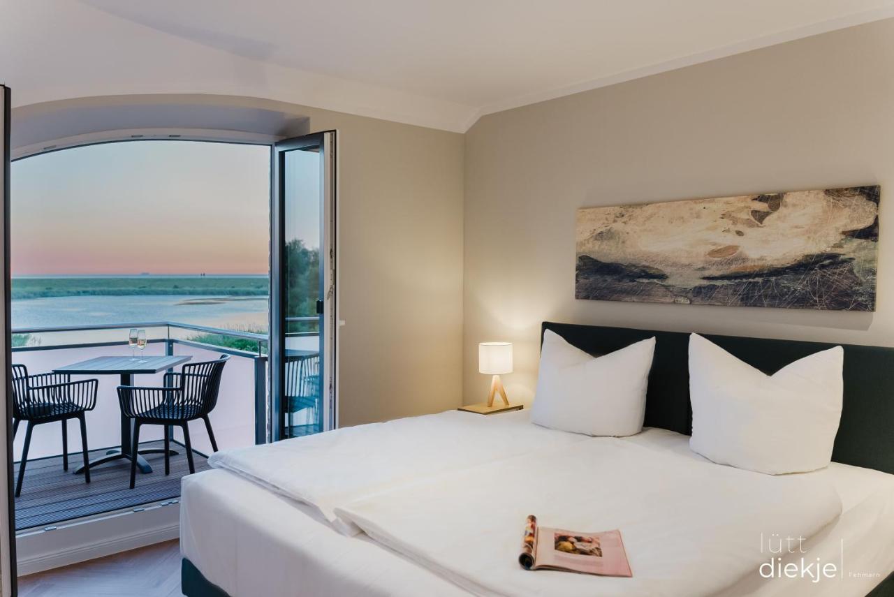 Lütt Diekje - Luxus-Haus mit Meerblick, Sauna & Kamin - B&B Isla de Fehmarn