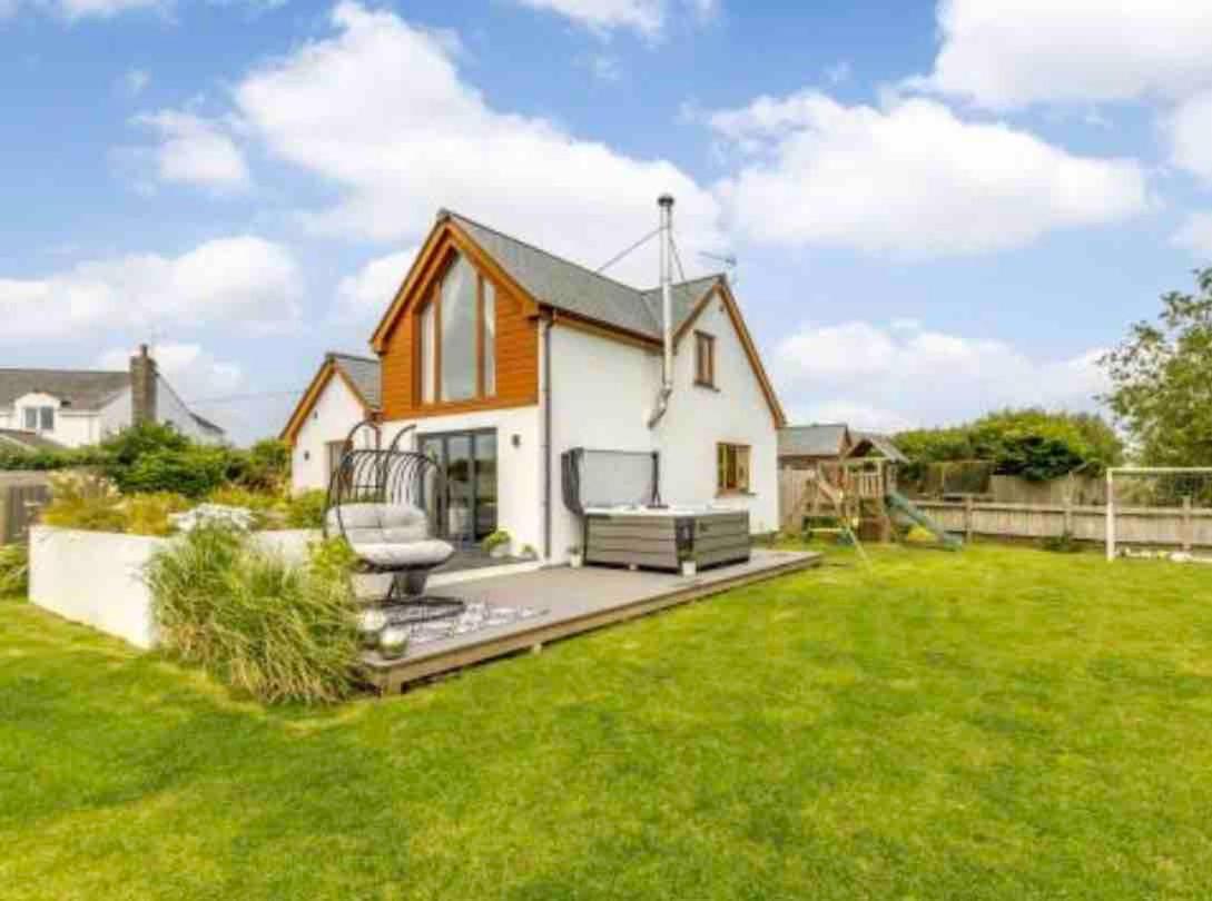 Crosslands Cottage-Luxury retreat nr Bude & hottub - B&B Gooseham