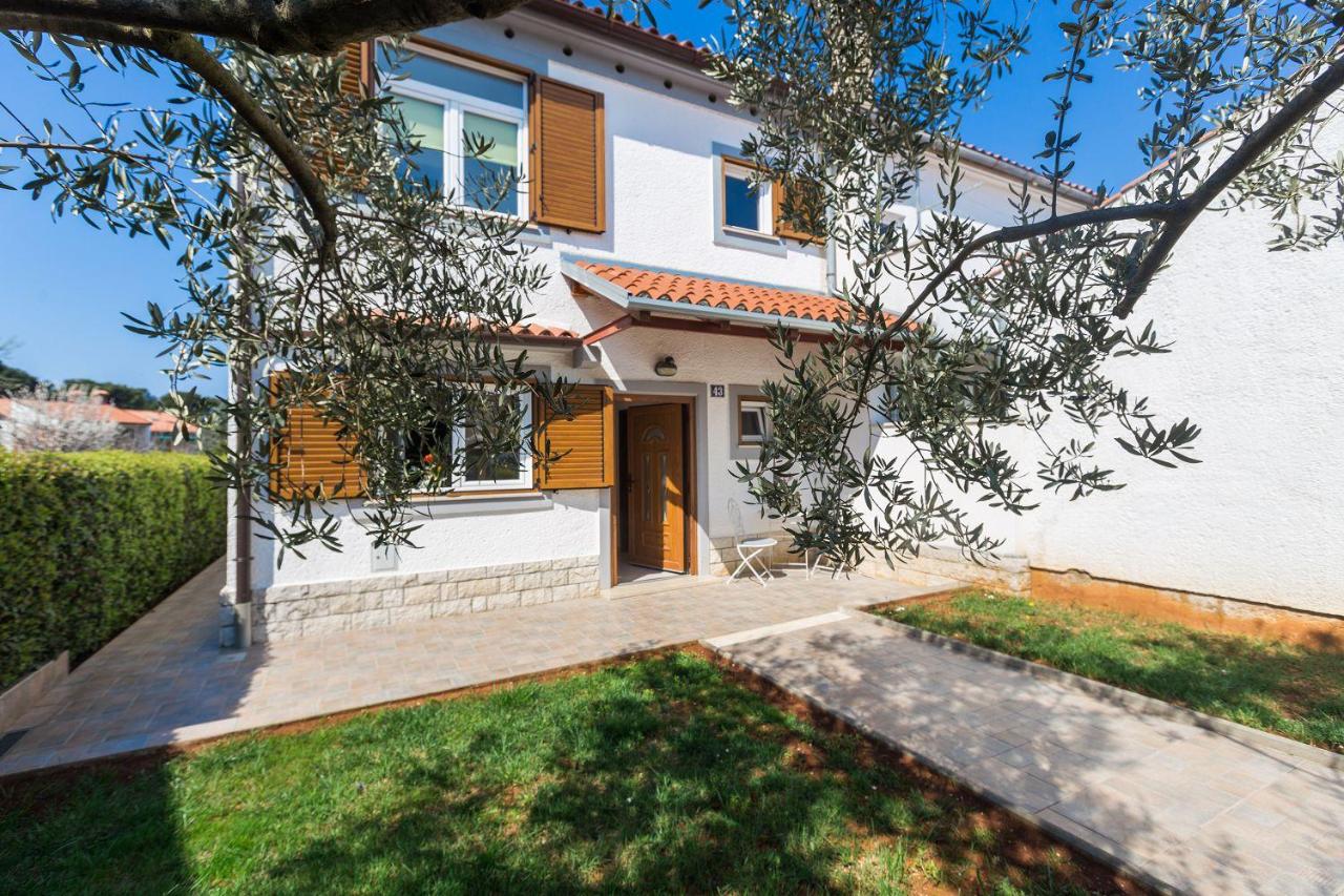Hundefreundliches Ferienhaus nur 700 Meter zum Strand mit Grill, Waschmaschine - B&B Parenzo