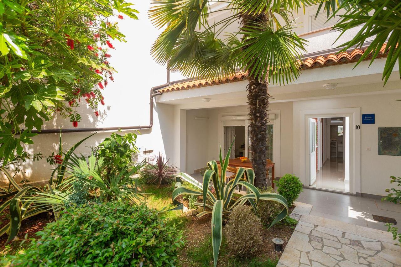 Hundefreundliches Apartment mit mediterranem Garten - 600 Meter zum Strand - B&B Poreč
