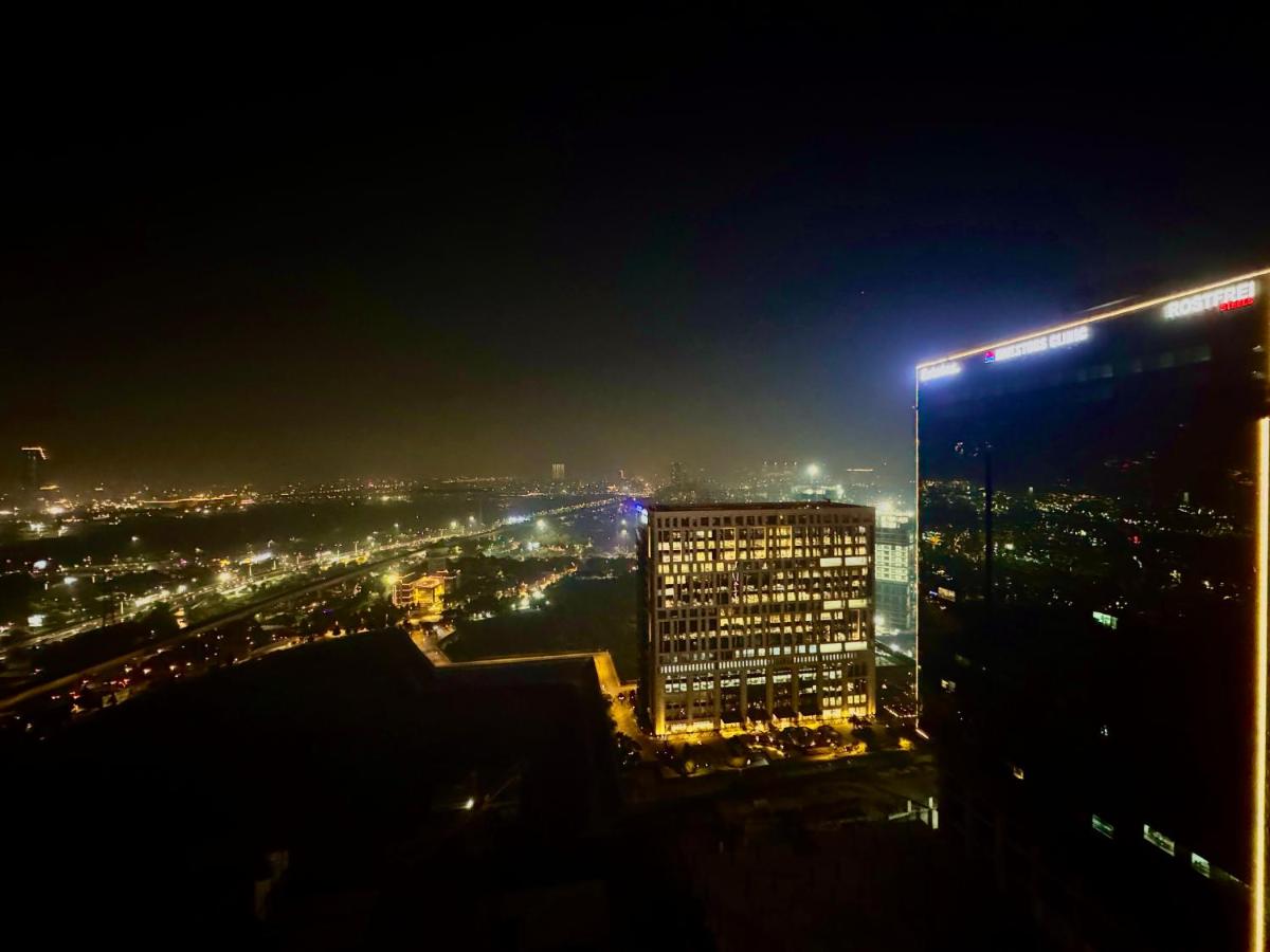 Apartment with City View