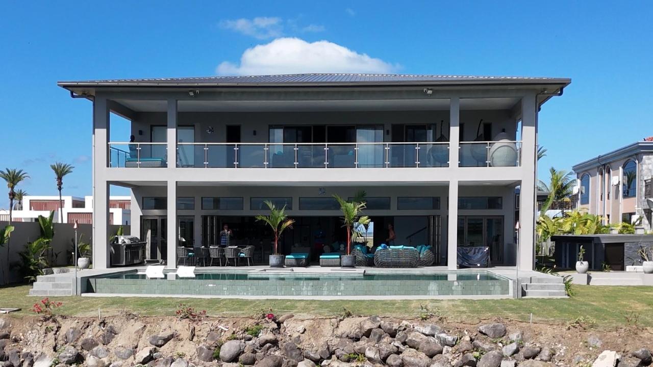 Lomalagi Luxury Private 6 Bedroom Villa - 12-13 Guests NADI Fiji - Chambres d'hôtes Naidi