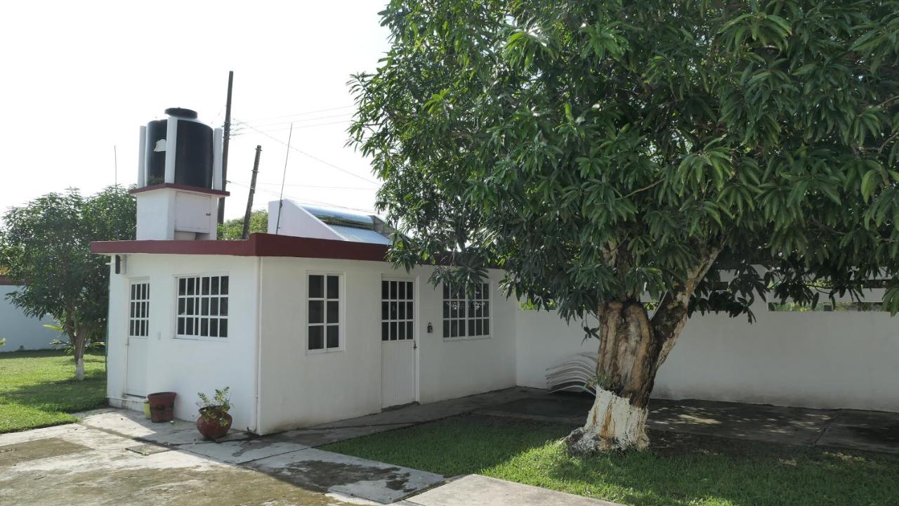 Alojamiento con alberca privada y jardín grande - B&B Tecolutla