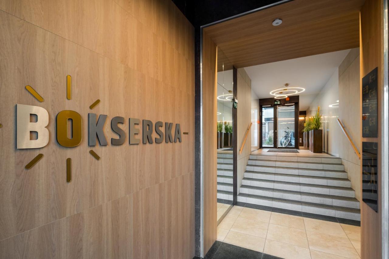 Bokserska Apartment with FREE Parking by BookingHost - B&B Warsaw