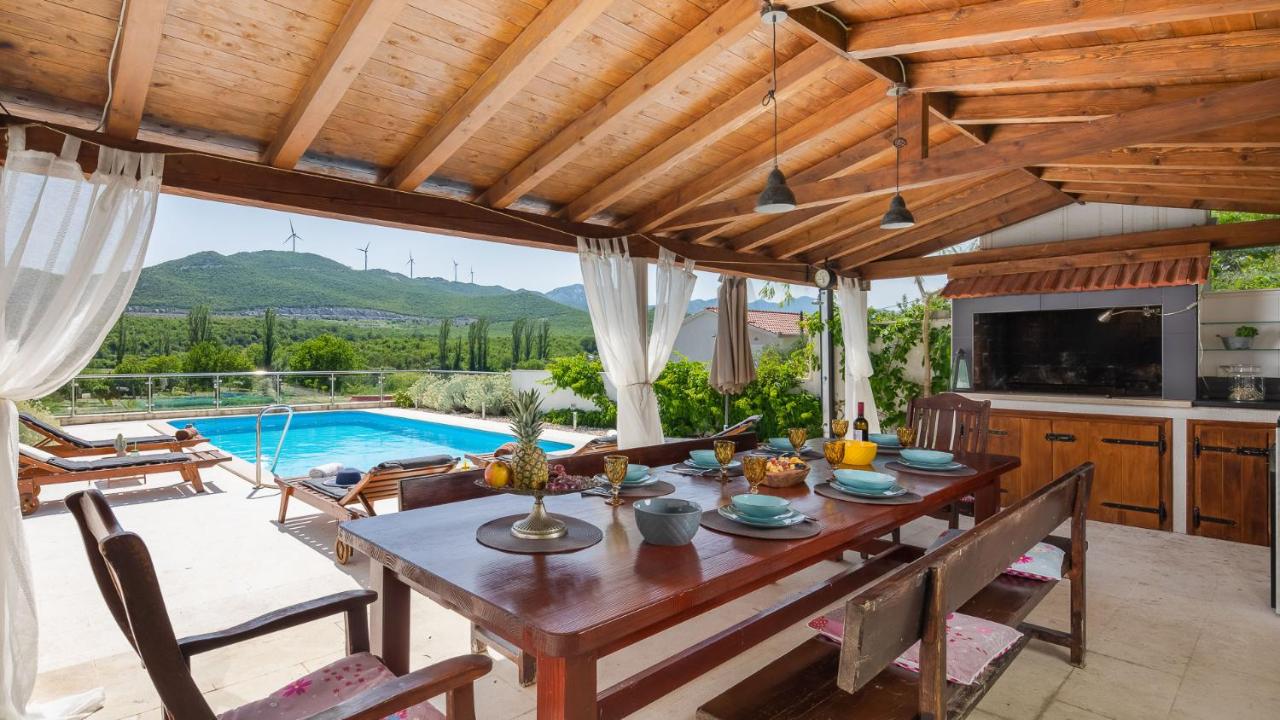 Villa Filomena - Omis by Villas Guide - B&B Blato na Cetini
