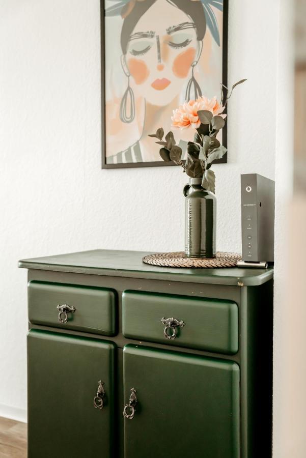 StaySimplyHaven - Modernes City-Apartment, King-Size Bett, 55'' Smart-TV, Self Check-In - Chambres d'hôtes Brunswick
