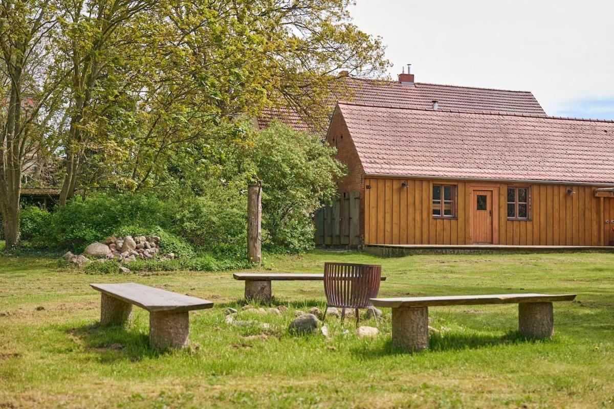 Haus Hohenholz Landhaus, Sauna, Kaminofen, parkähnlicher Garten - Chambres d'hôtes Krackow