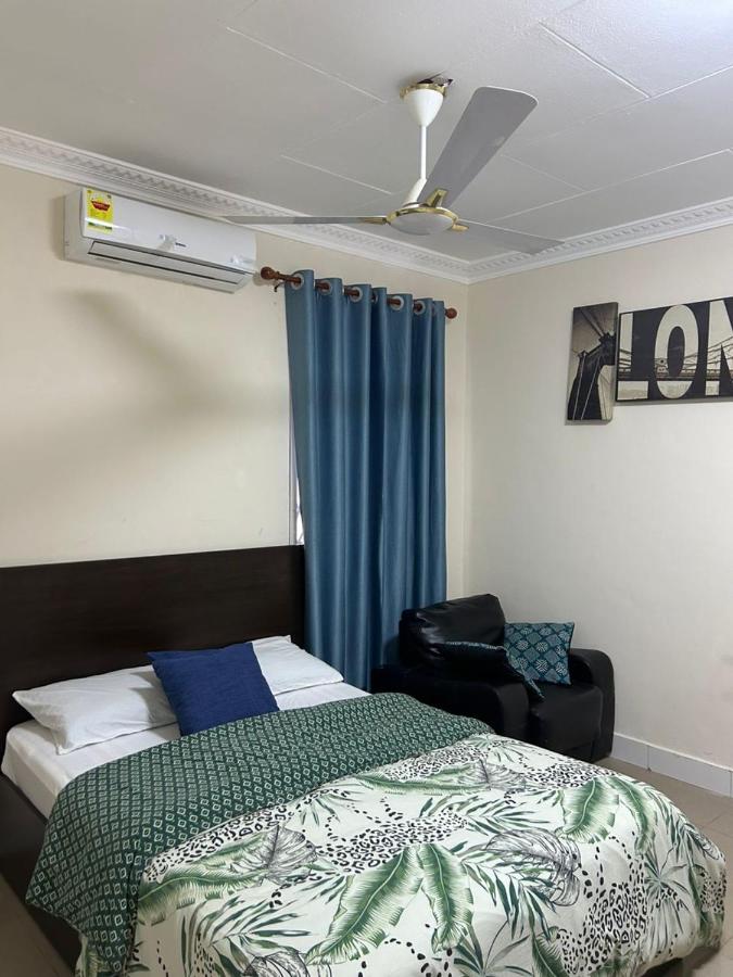 Adelpha 101 - B&B Accra