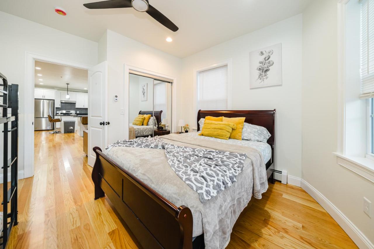 4BR Worcester Family Apt - Spacious Kitchen - Near Parks & Dining - Summer Ready 16-1 - B&B Worcester