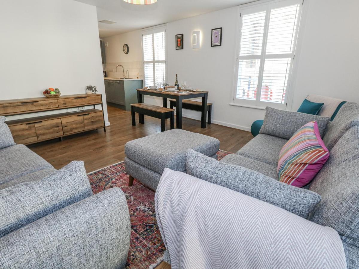 Betty's Buoy - B&B Weymouth