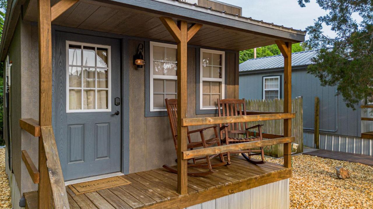 Studio Lit Queen-Size 