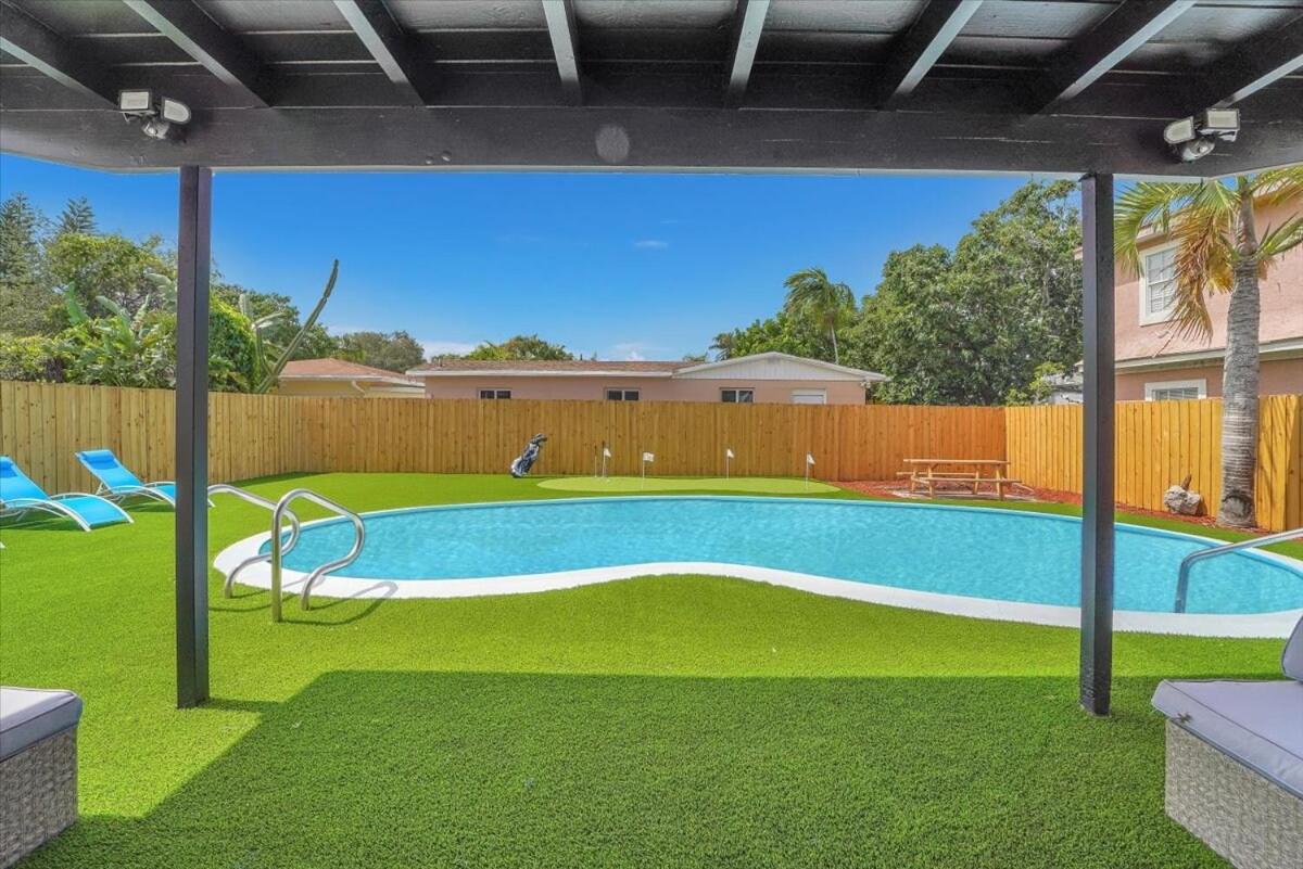 Oasis With Pool and Putting Green - Ferienwohnung Hollywood