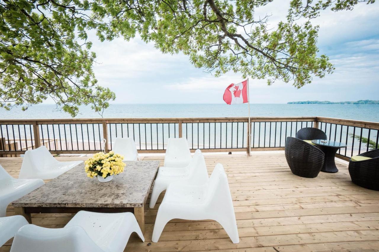 Beach Front Family Cottage Ping Pong & Karaoke - Chambres d'hôtes Fort Érié