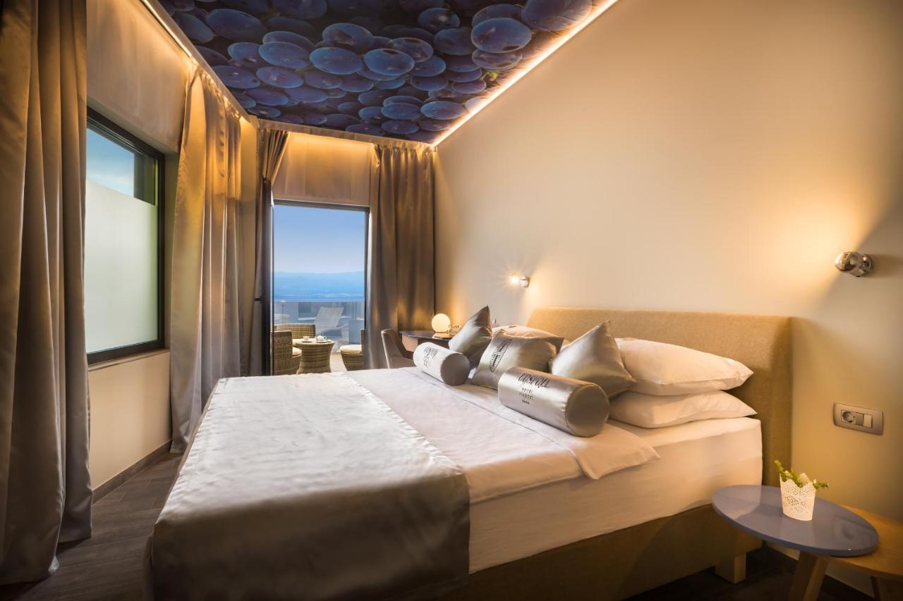 Superior Double Room with Balcony and Sea View