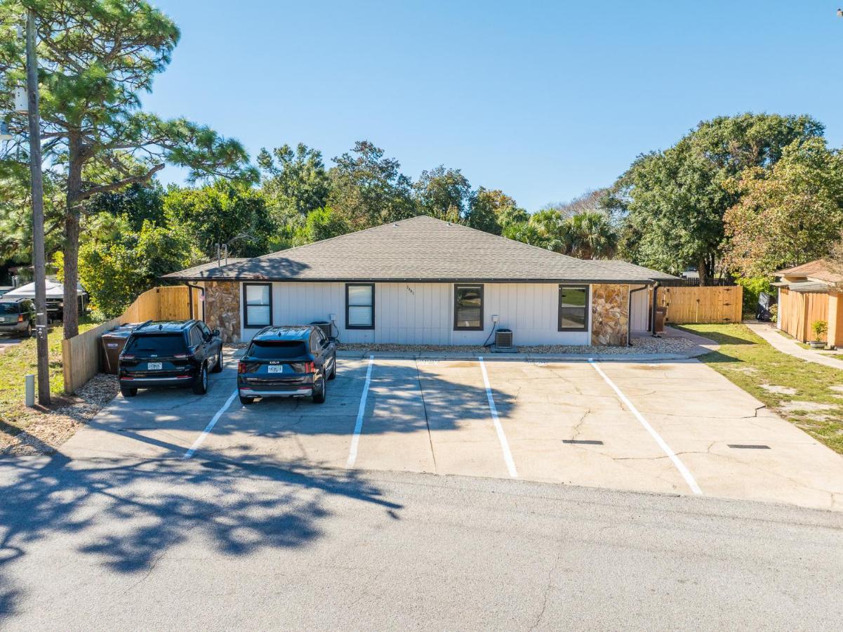 2BR King, Dog Friendly, Fenced Yard Access, Private Patio, Near Beaches - B&B Gulf Breeze