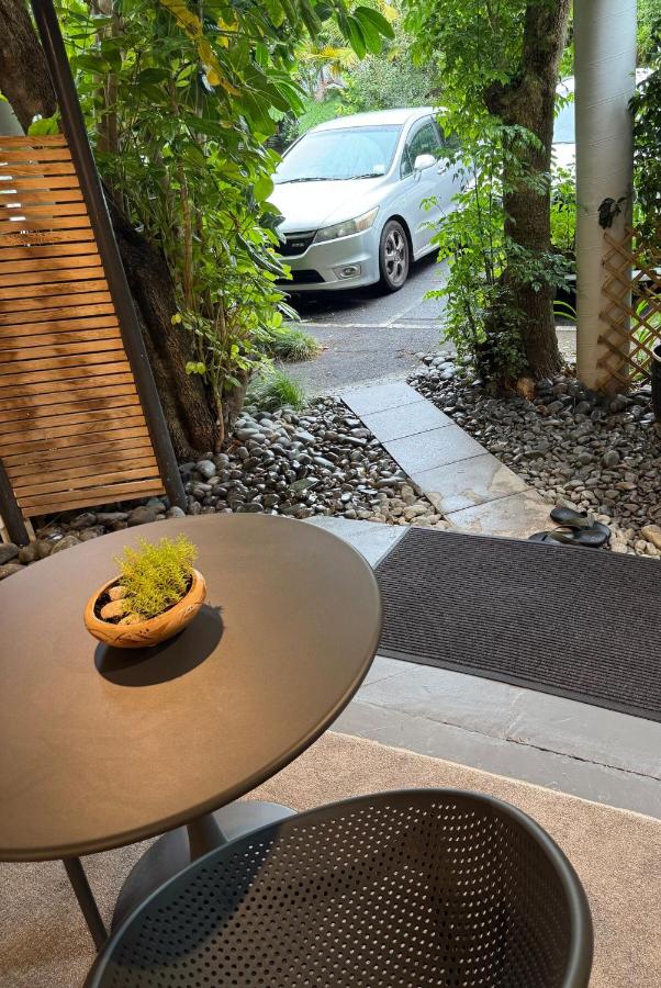 Serene garden retreat in Herne Bay - B&B Auckland