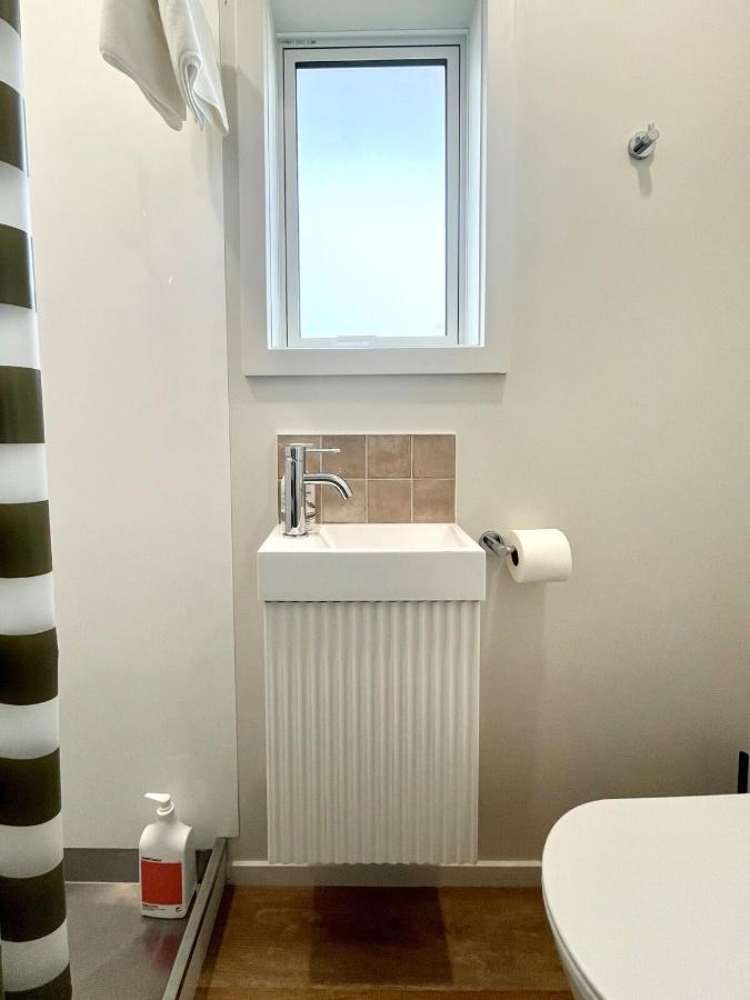 The Lodge - Sleeps 20, Central, Spacious, Fresh - B&B Taupo