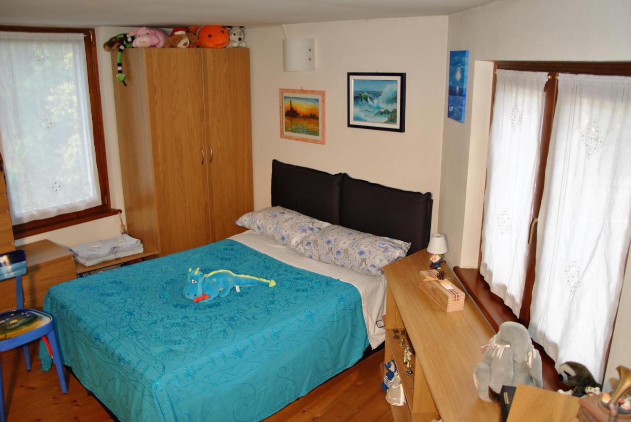 Tweepersoonskamer met Twijfelaar en Gedeelde Badkamer