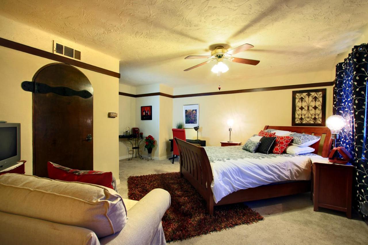 Queen Room with Balcony