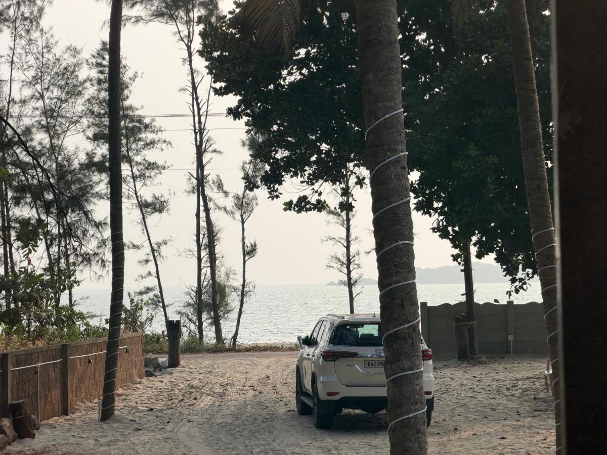 Navasharada's White Sand Beach House - Ferienwohnung Udupi