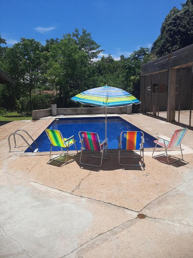 Chácara agradável com piscina - B&B Brotas