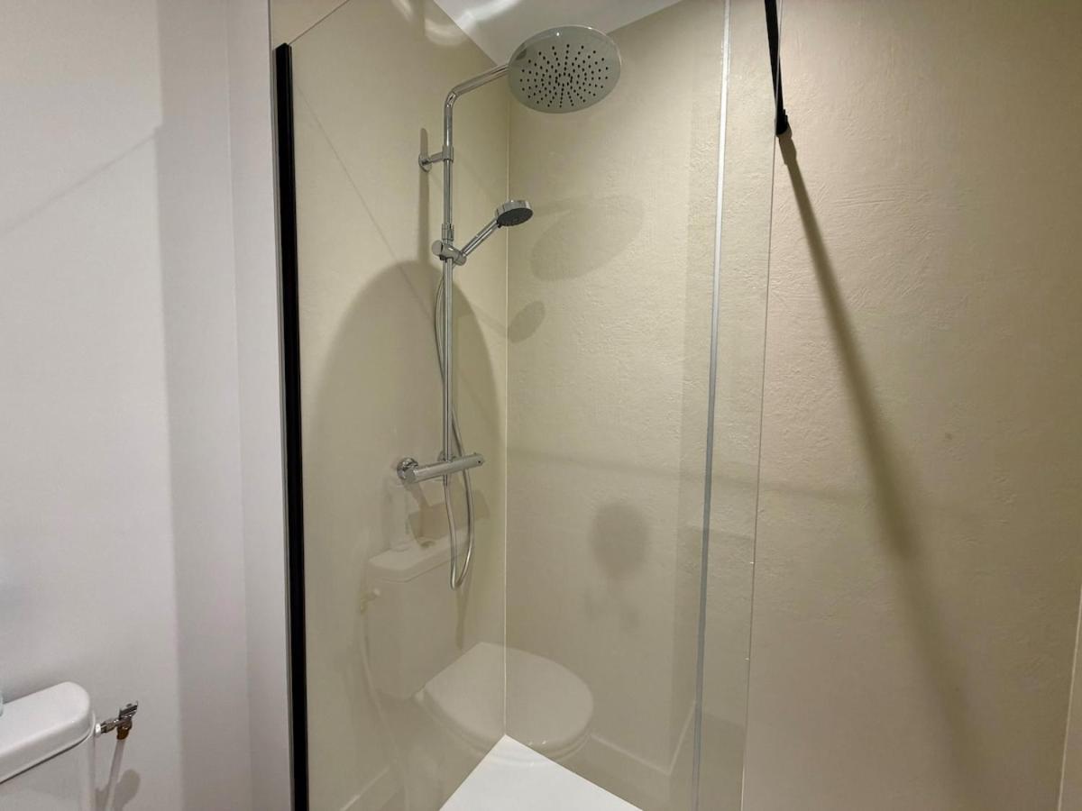 T2 rénové avec salon séparé, canapé, TV - Ferienwohnung La Roche-sur-Yon