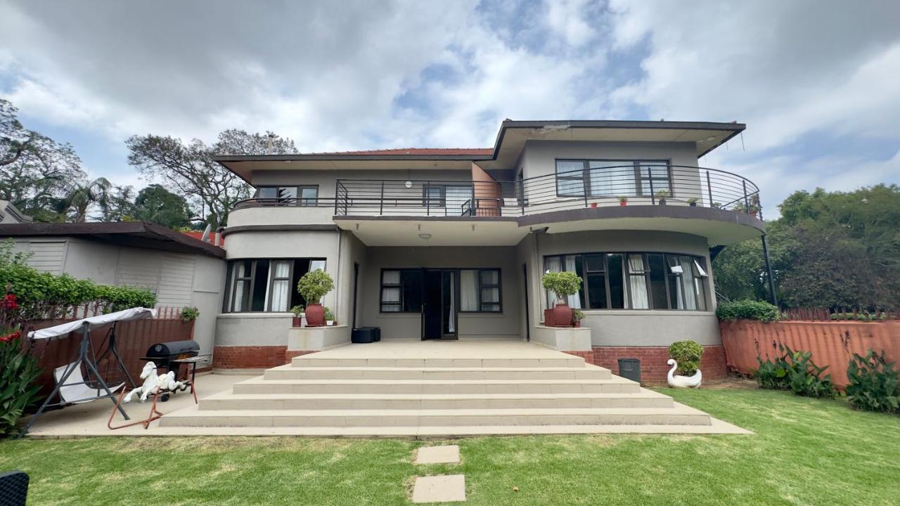 Houghton House Suites - B&B Johannesburg