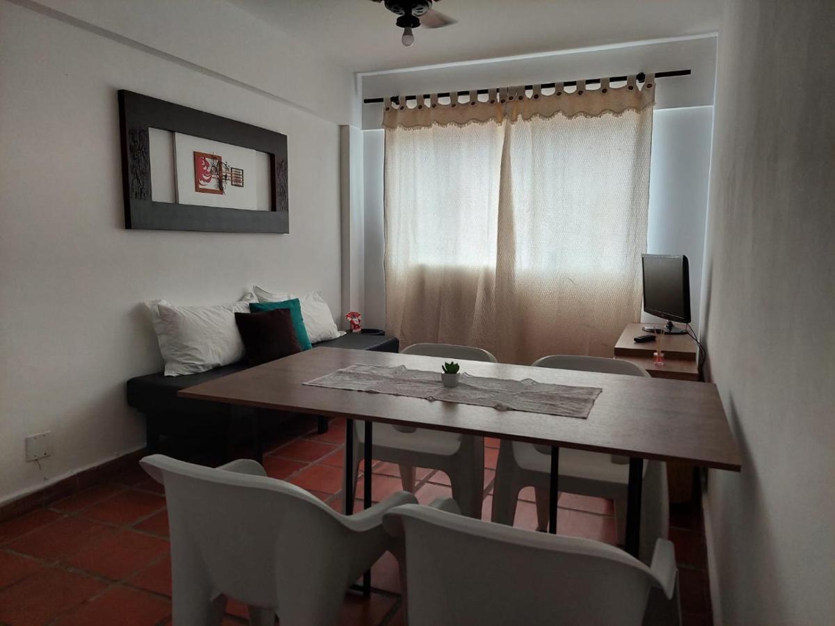 Apto Praia do Tombo - Bed and Breakfast Guarujá