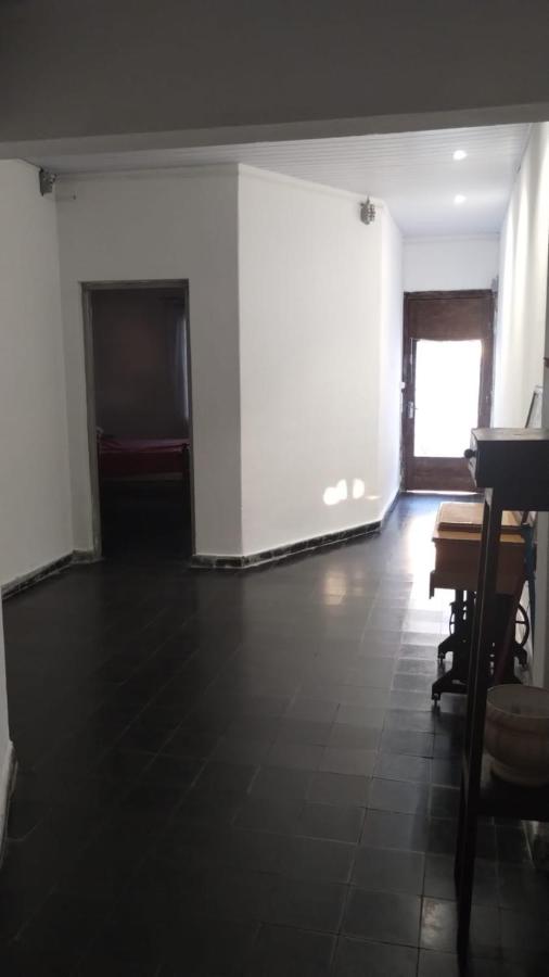 Casa céntrica en Guichón, a 7km de Termas de Almirón - B&B Guichón