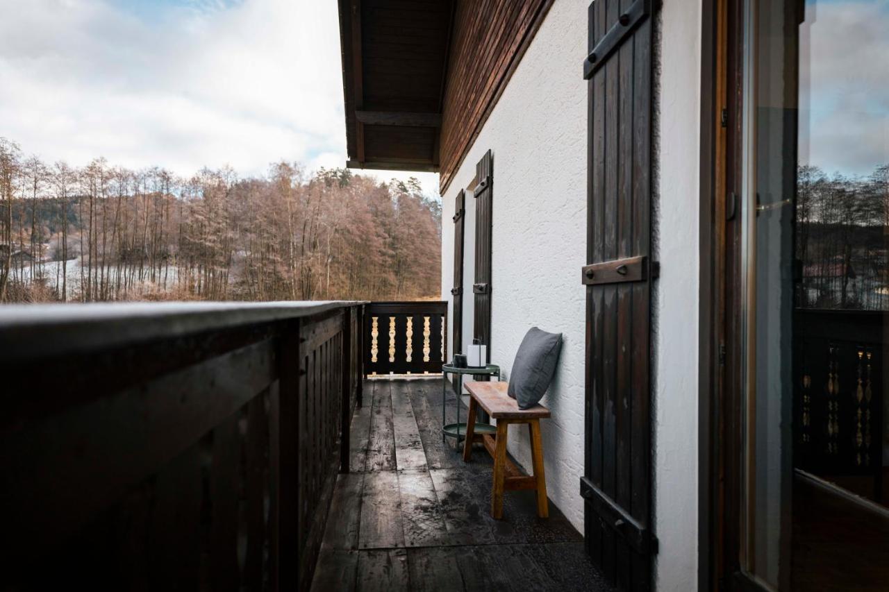 Altbau-Charme & Bergblick I Stylisches 75qm Juwel mit 2 Balkonen und Parkplatz - Bed and Breakfast Bodenmais