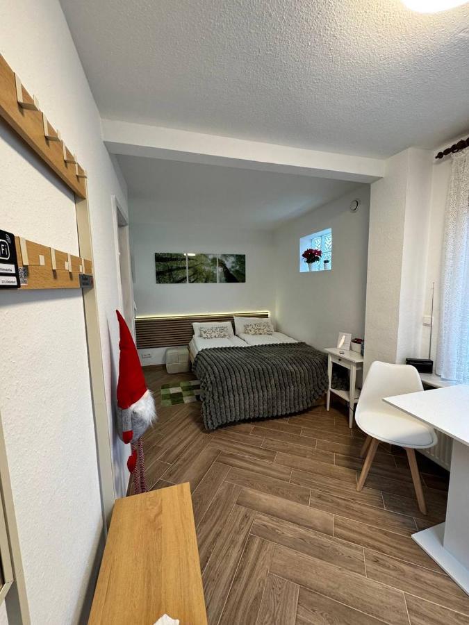 Studio Ohlendorf 3 Min zur A7 mit Parkplatz - B&B Seevetal