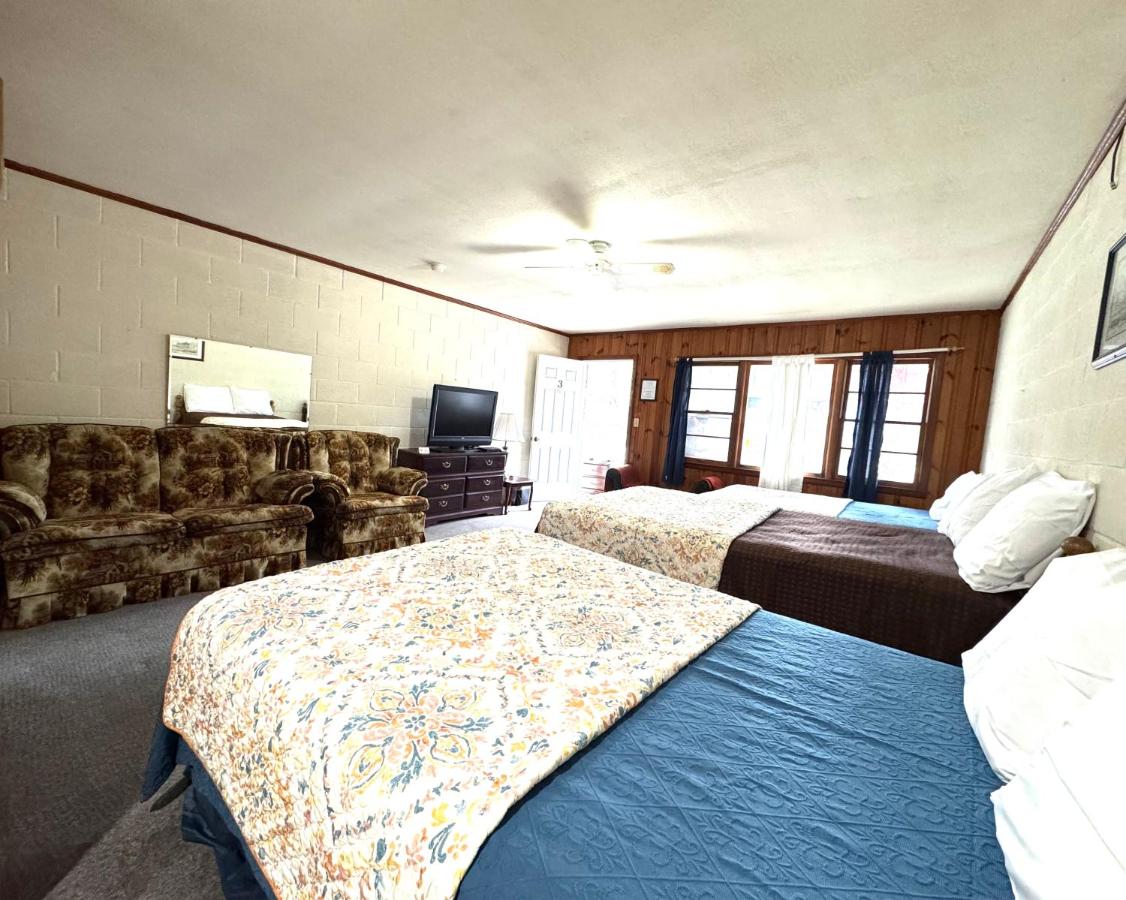 Camera Matrimoniale con Letto Supplementare