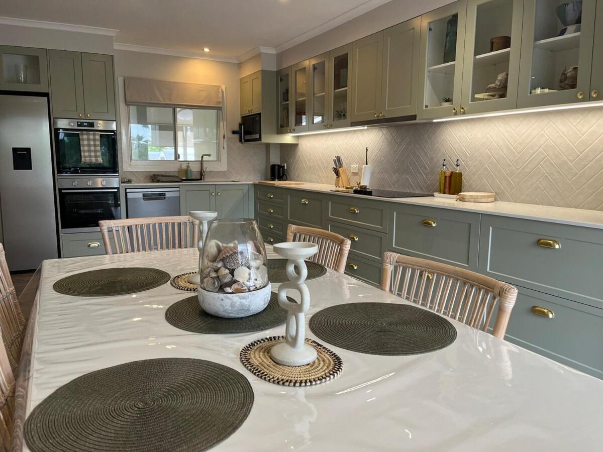 Beach Road Bliss- Whitsundays - B&B Cannonvale