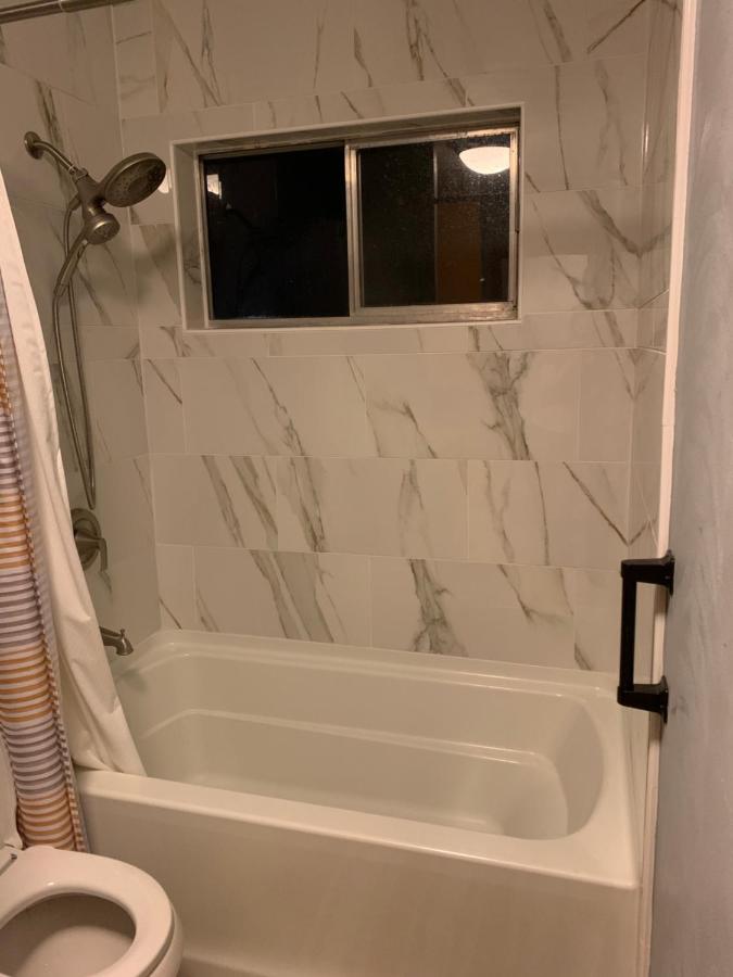 Evas retreat llc - B&B Farmington