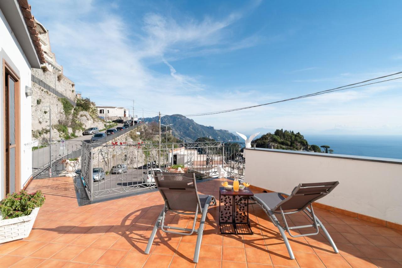 Casa Astrea Terrace over the Blue, Relax e Parking - B&B Amalfi