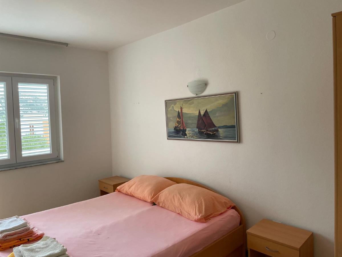 FECARI apartments 1-3 - Bed and Breakfast Stara Novalja
