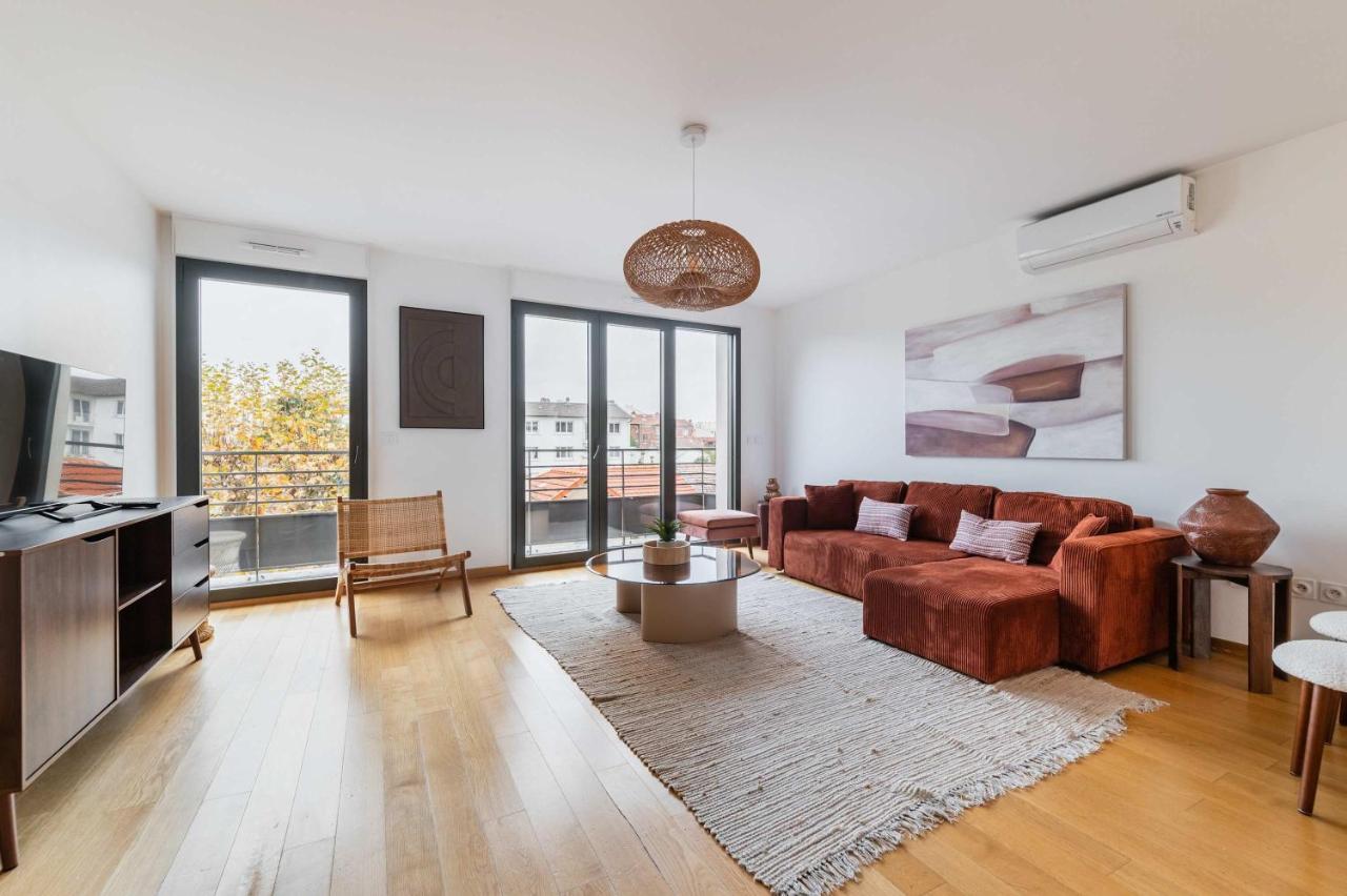 Duplex lumineux avec terrasse Courbevoie - 6P - B&B Courbevoie