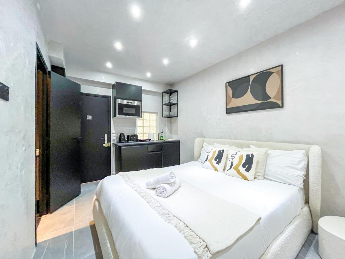 UrbanFlat 11 - Grand Studio Pereire Wagram - Champs-Elysees - Ferienwohnung Paris