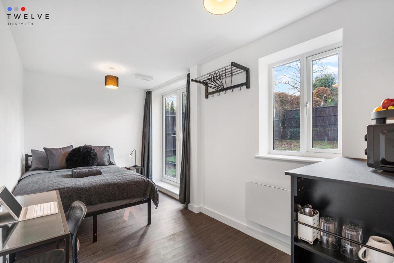 Bright & Modern Room in Brixton - Shared Bathroom - B&B London