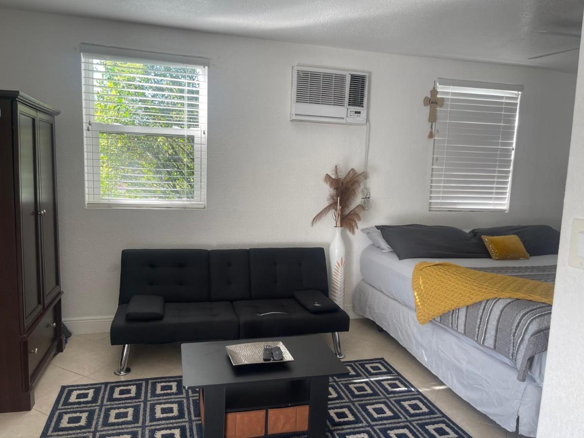 Master King Suite by Hard rock stadium and casino - B&B Miami