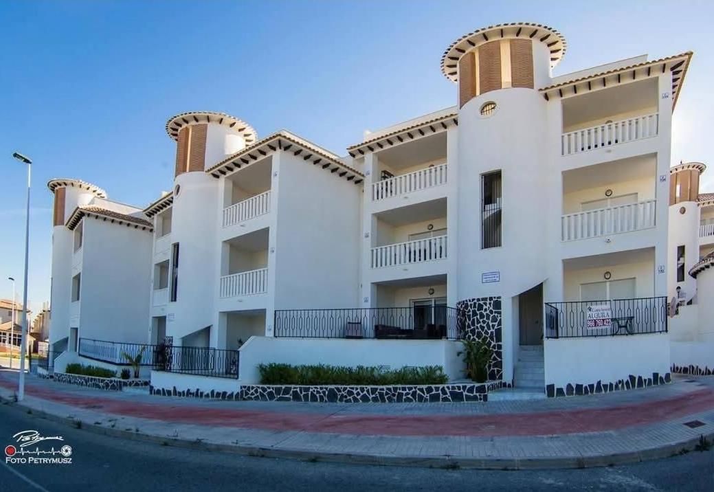 Apartamento La Marina - B&B Oasis (La Marina)