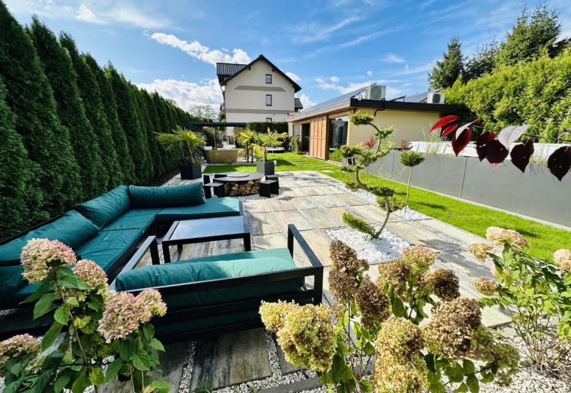 DELUXE Dom z sauną i jacuzzi w otoczeniu gór, lasu i jeziora - B&B Łodygowice