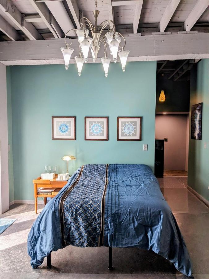 Private Cozy 1st Floor Suite Washer Dryer 15 Minutes to Niagara Falls - Chambres d'hôtes North Tonawanda