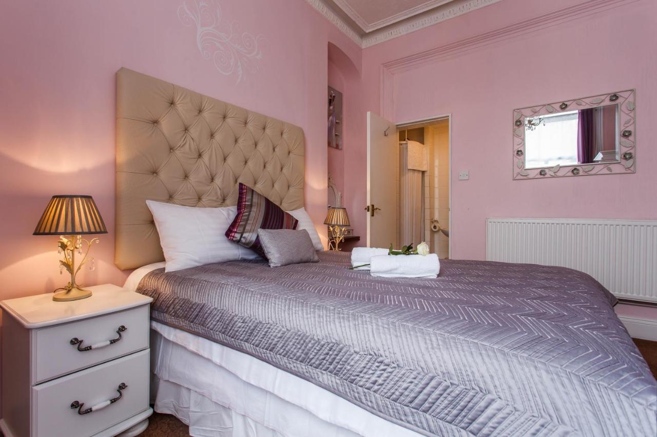 King Room - Blush & Grey